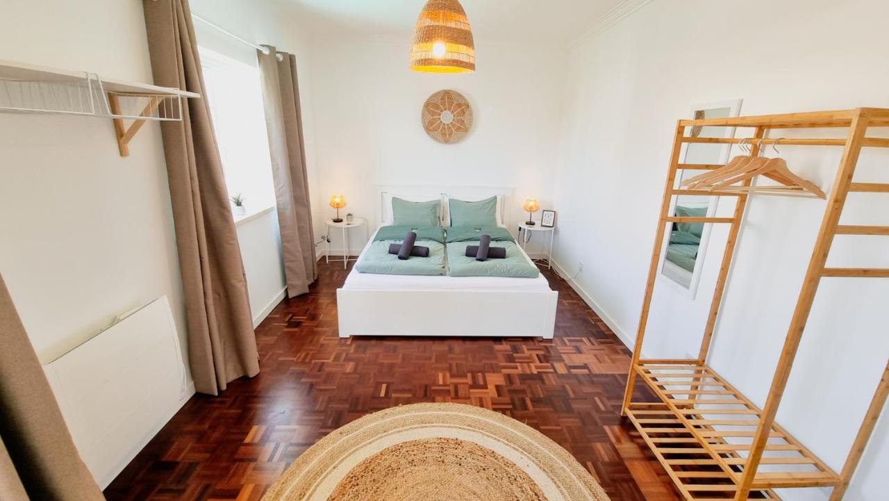 Tika Surf Camp Ericeira Hotel Carvoeira Bagian luar foto