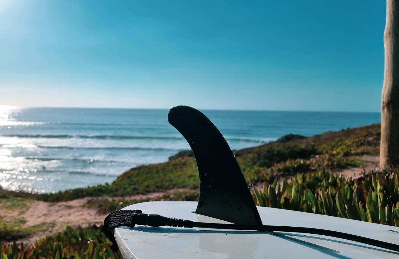 Tika Surf Camp Ericeira Hotel Carvoeira Bagian luar foto
